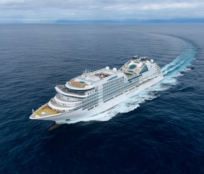 Seabourn Ovation at sea