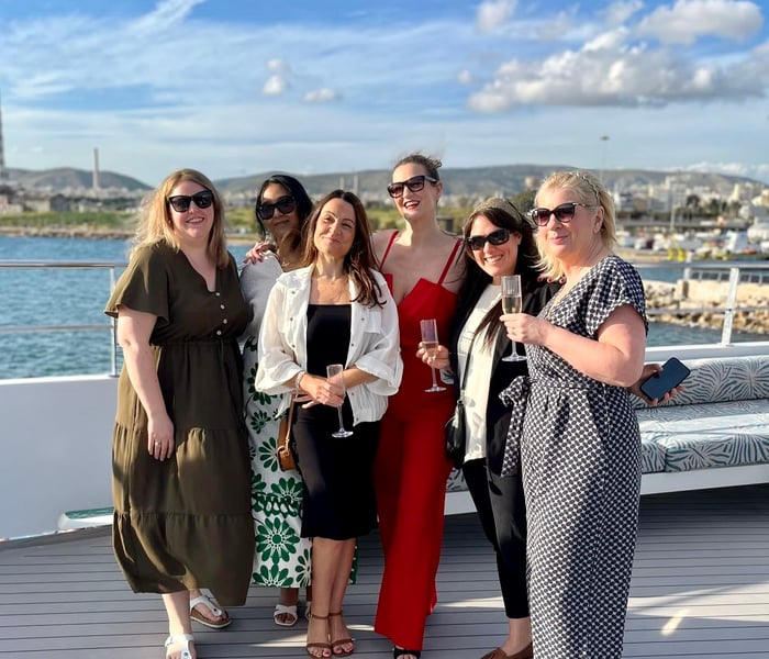 Group picture onboard Emerald Kaia