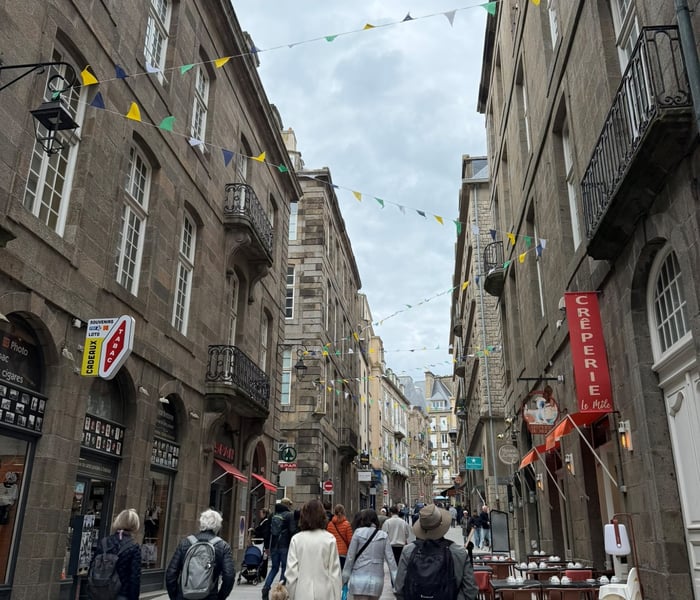 Mont Saint Malo Street