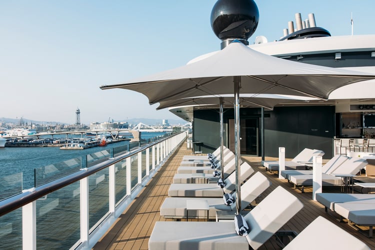 Illma_deck_ritz_carlton