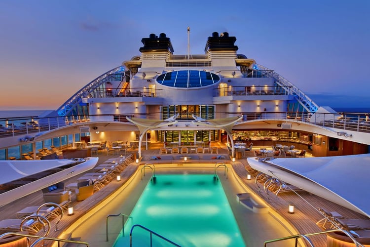 Seabourn Encore - Pool deck