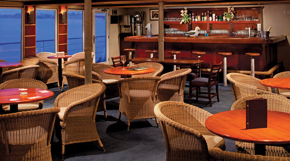 Safari Voyager Bar