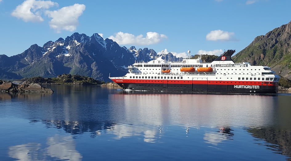 Hurtigruten - MS Nordnorge in Svolvaer