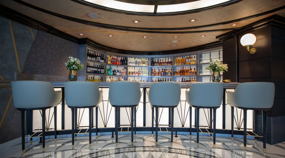 Regent Seven Seas Splendor - Chartreuse bar