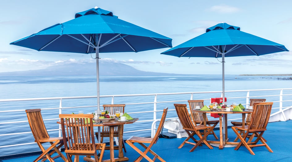 Lindblad Expeditions - National Geographic Endeavour II - Sun deck