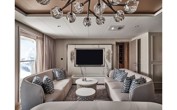 Silver Endeavour Owner Suite